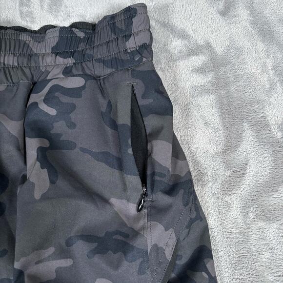 Zyia Active Reversible Camo Shorts Women’s Size Large – Performance Athletic Gym - Picture 5 of 8